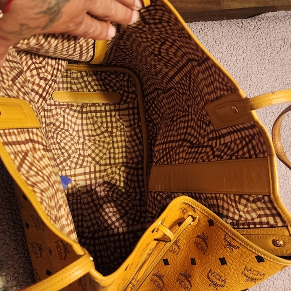 Authentic MCM bag - Picture 4 of 8